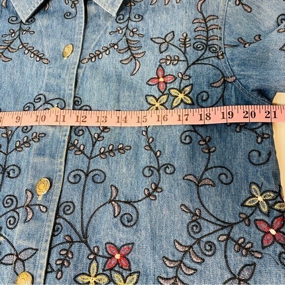 Chico’s Vintage Embroidered Denim Jacket, Western Style,‎ Size 1, Blue Floral* - Picture 8 of 10